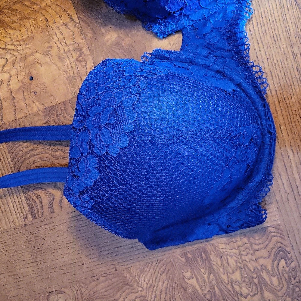 AMBRIELLE -NWOT- lace multiway strapless bra